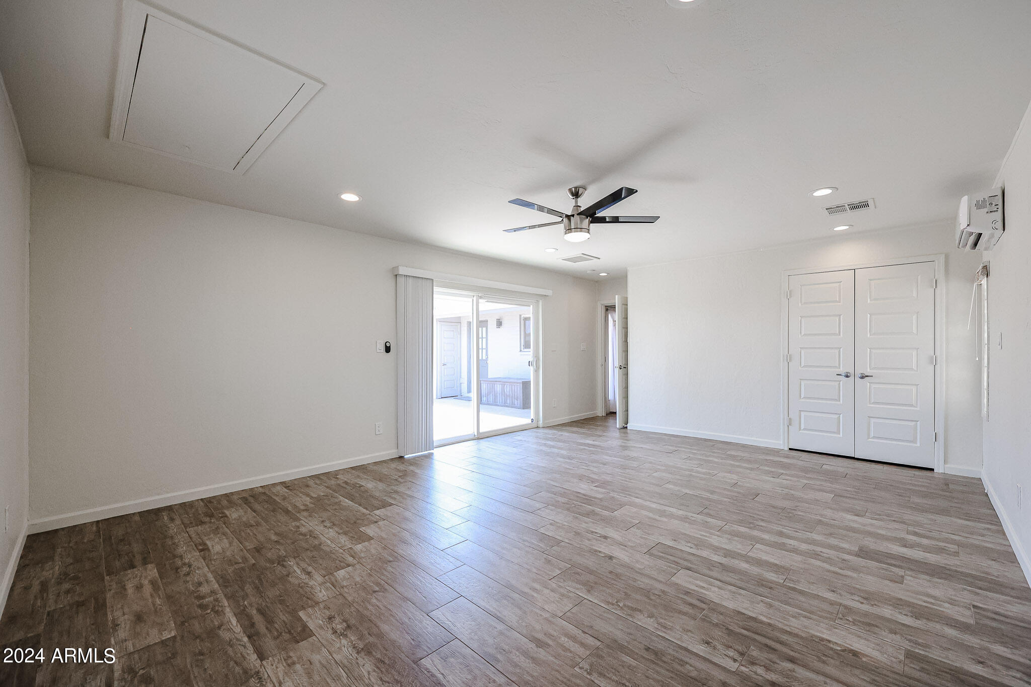 2232 E BLANCHE Drive