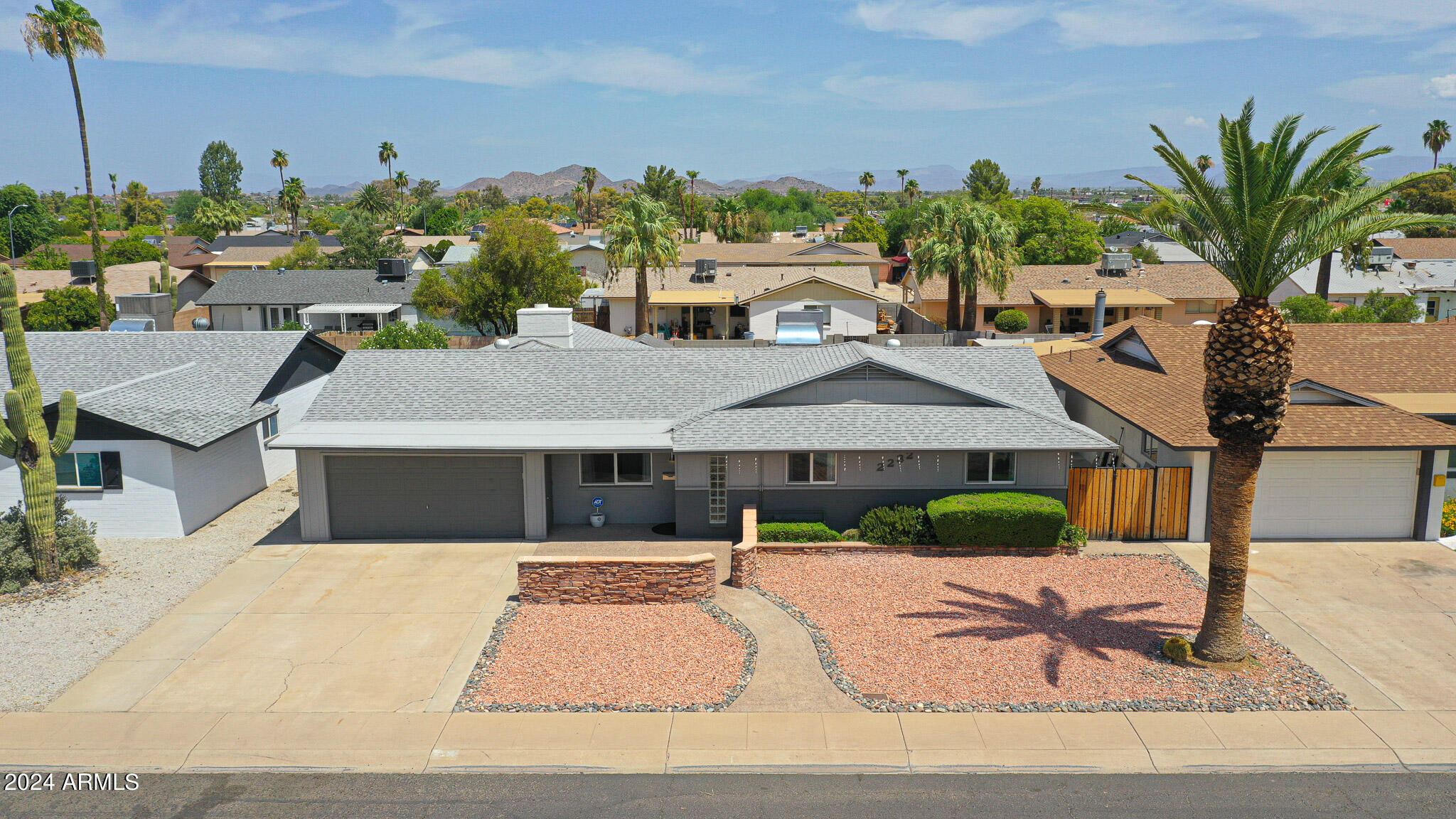 2232 E BLANCHE Drive