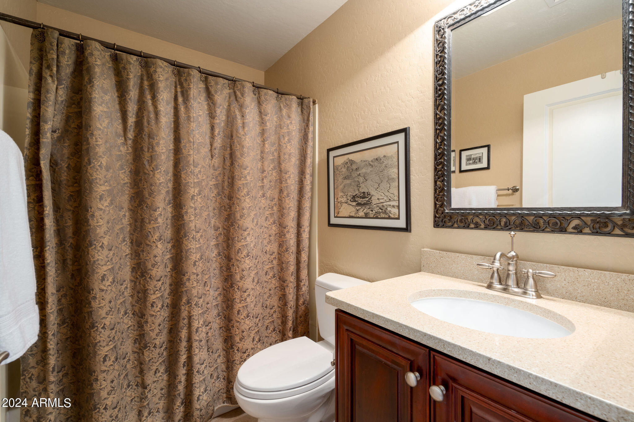 815 E ROSE Lane, 140