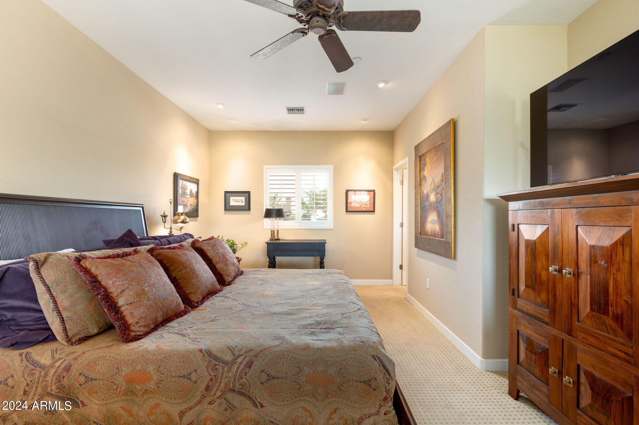 815 E ROSE Lane, 140