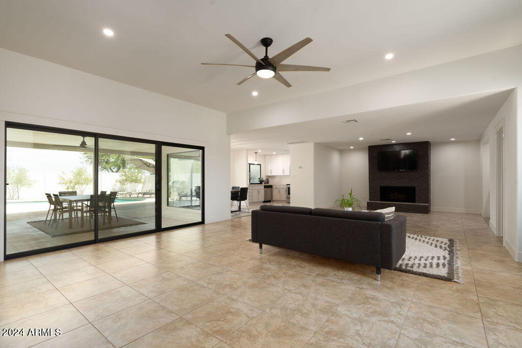 8732 E SAN LUCAS Drive