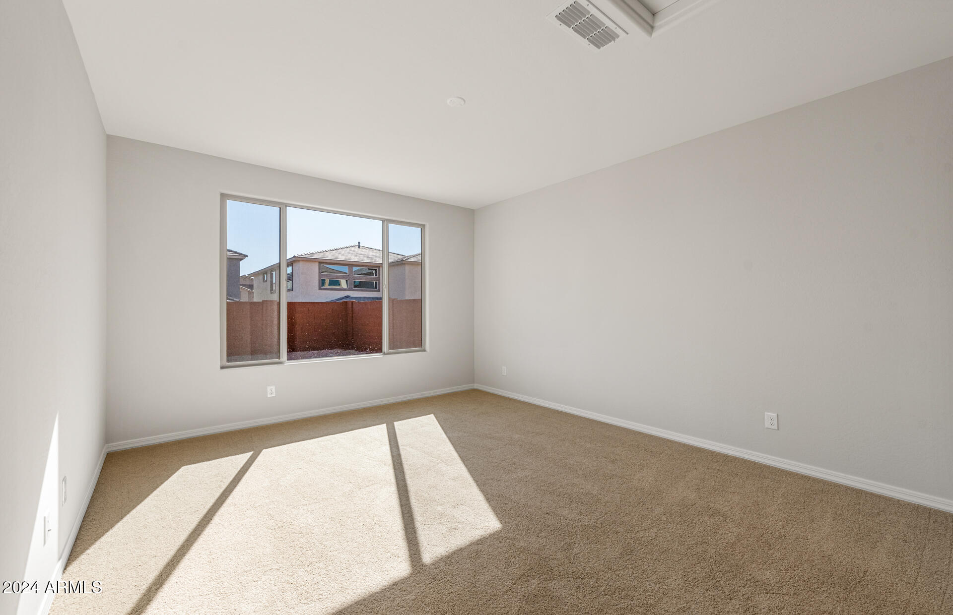 1945 W HORSETAIL Trail