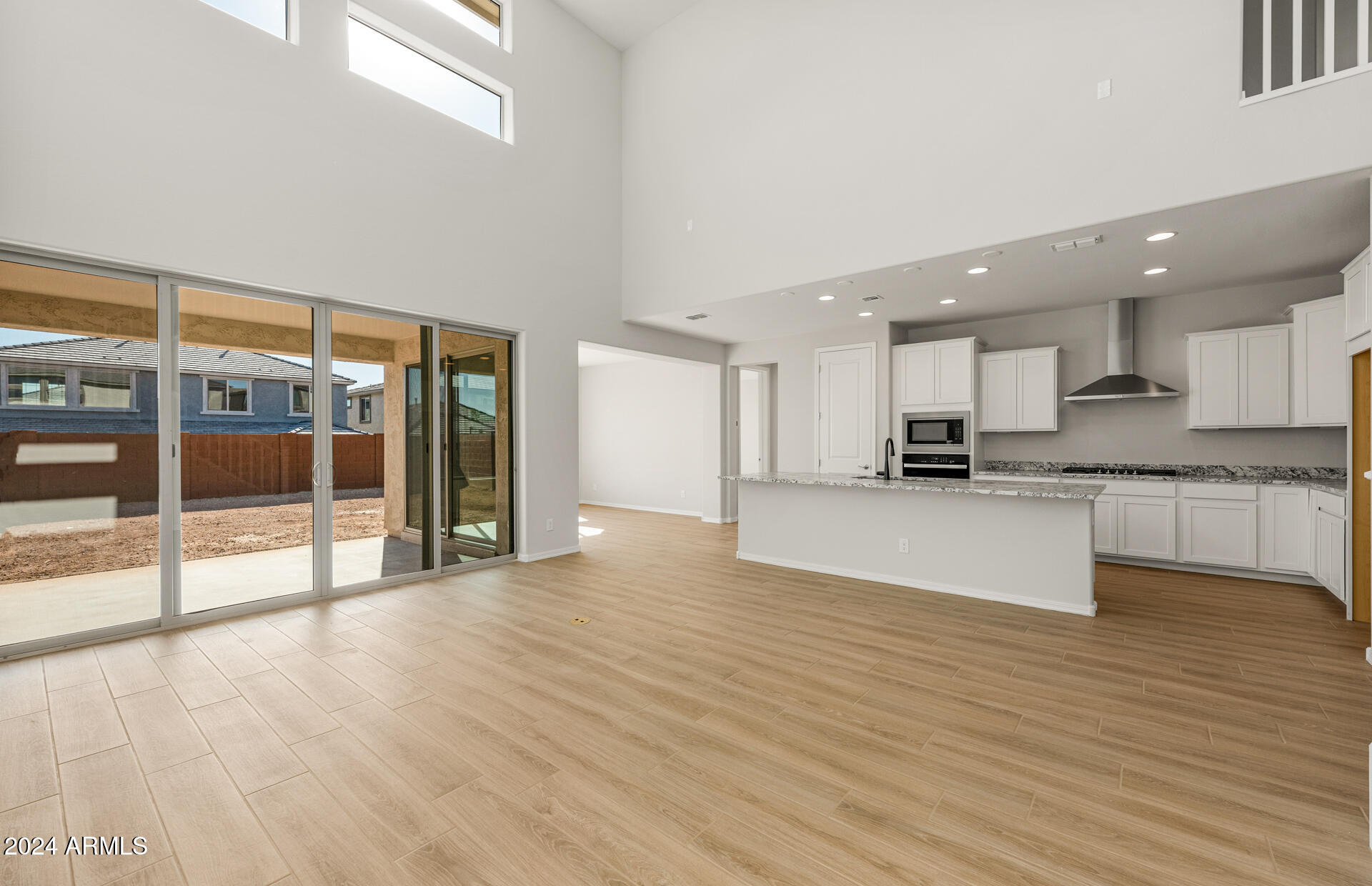 1945 W HORSETAIL Trail