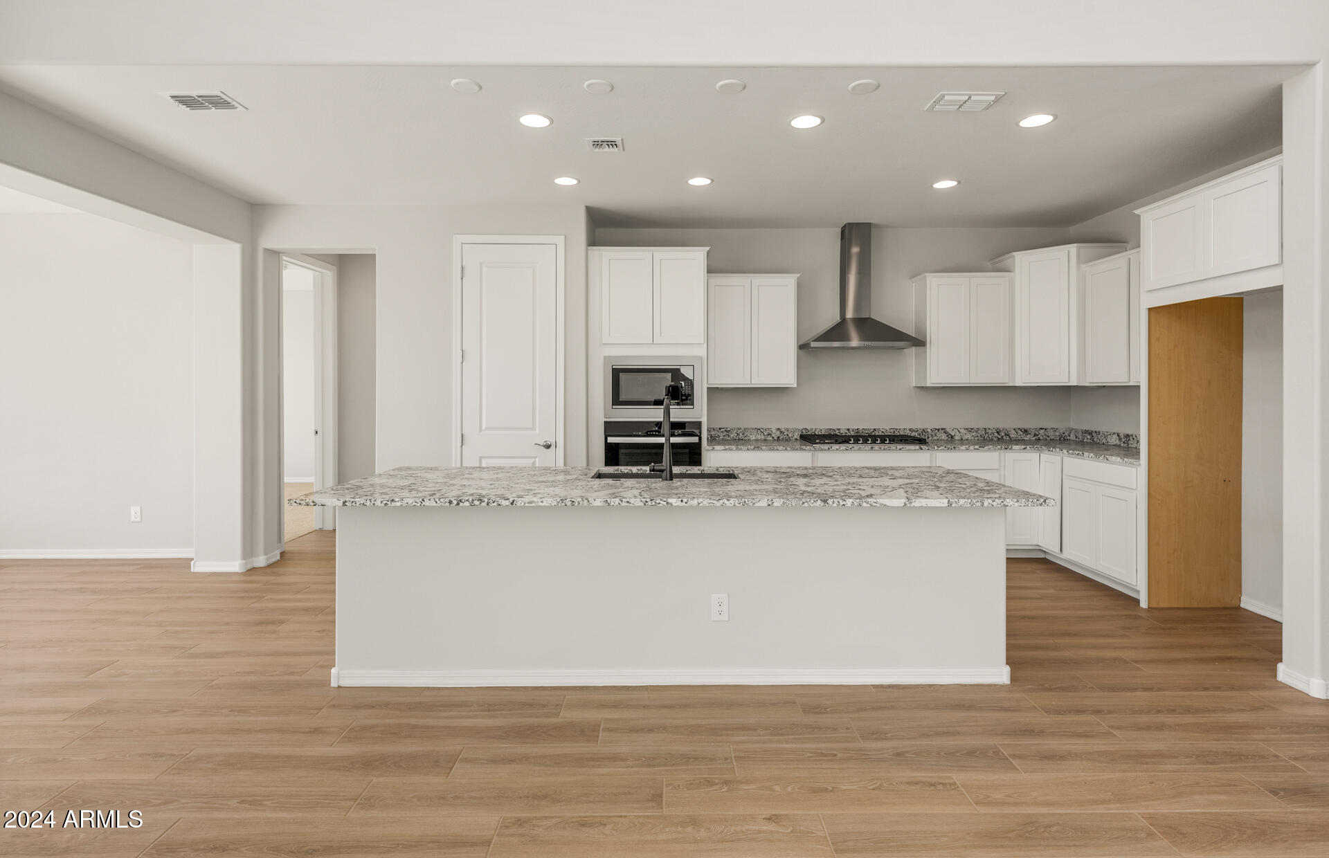 1945 W HORSETAIL Trail