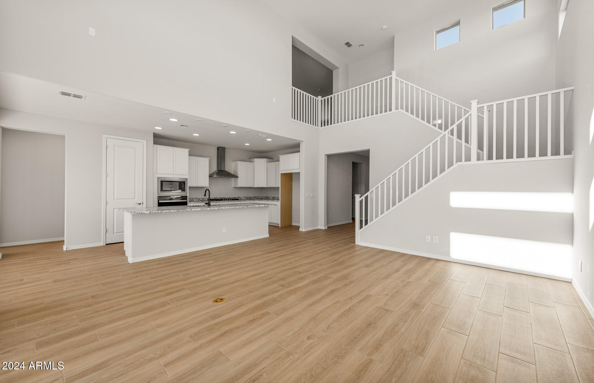 1945 W HORSETAIL Trail