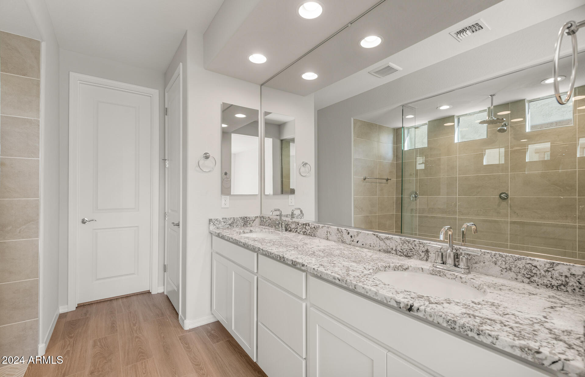 1945 W HORSETAIL Trail