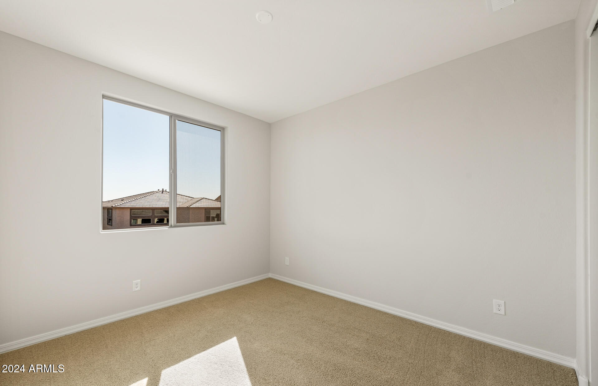 1945 W HORSETAIL Trail