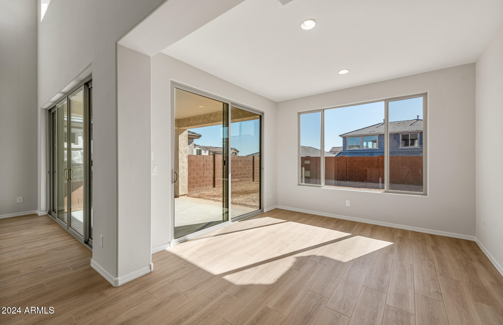 1945 W HORSETAIL Trail