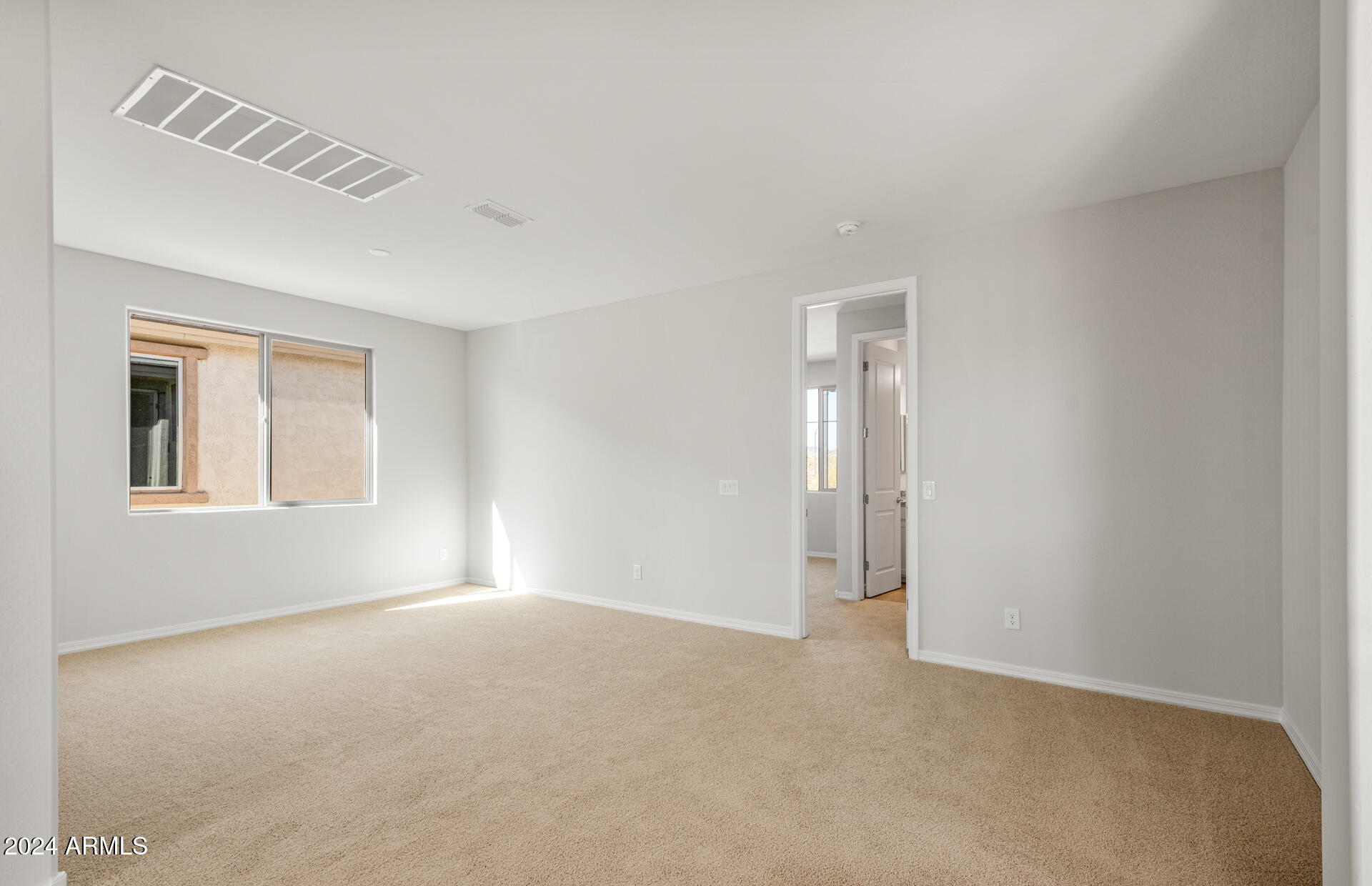 1945 W HORSETAIL Trail