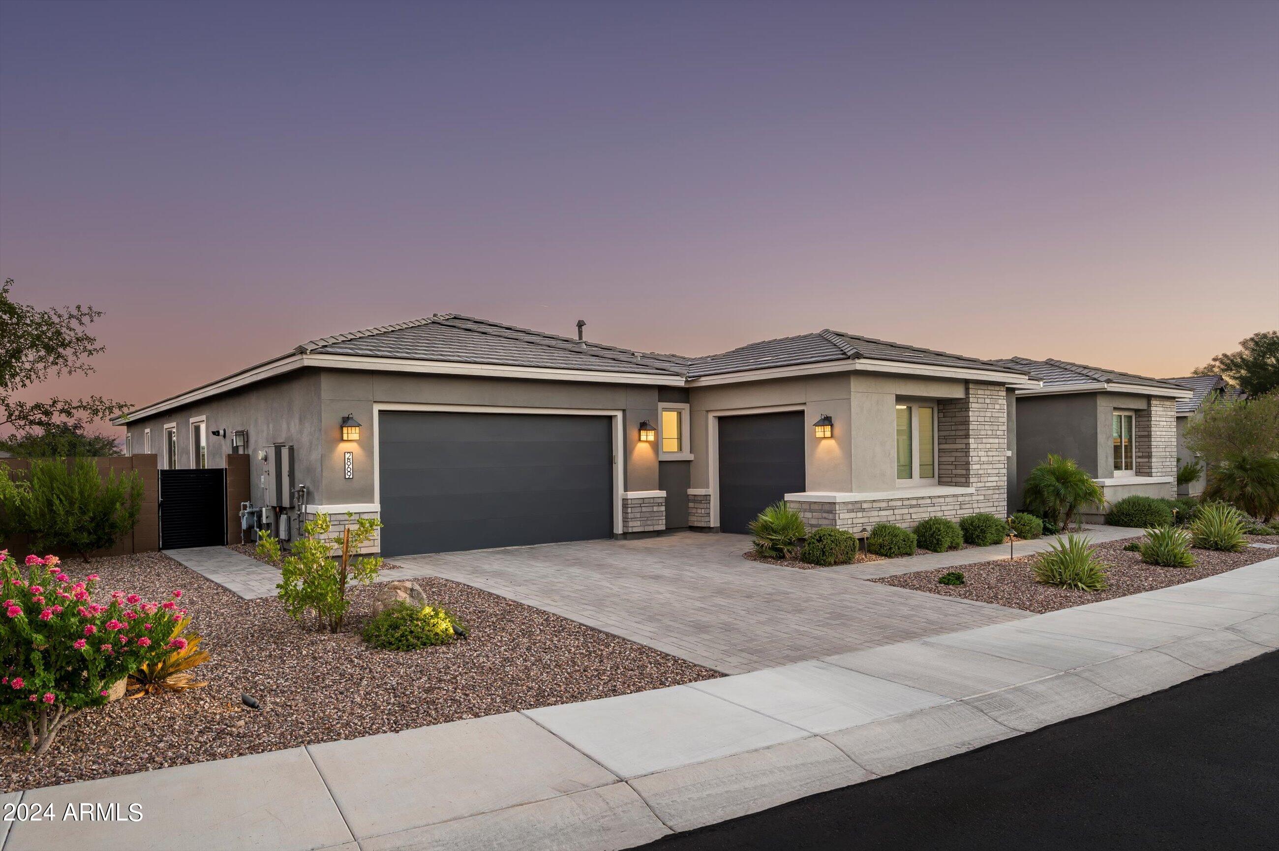 2869 E Cashman Drive