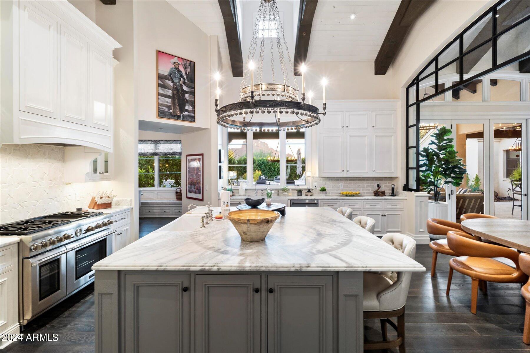 5739 E CACTUS WREN Road