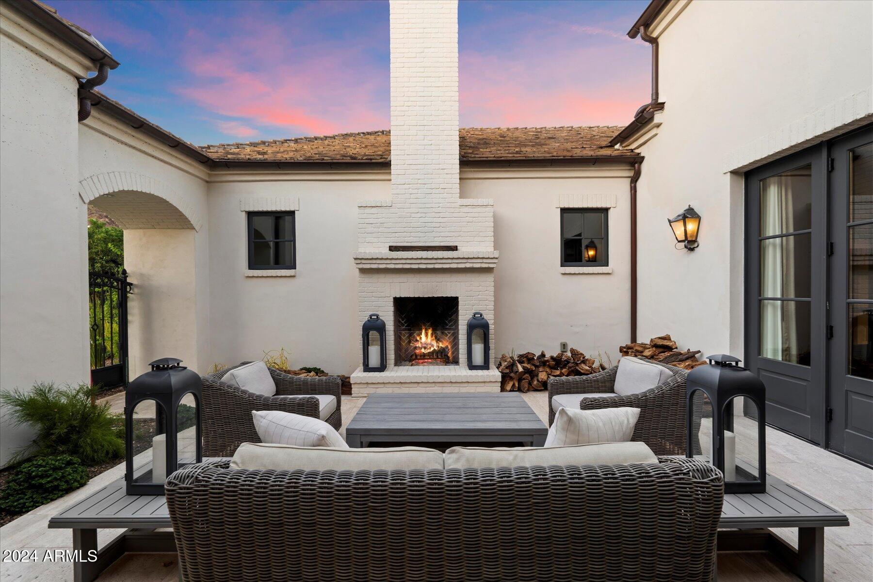 5739 E CACTUS WREN Road