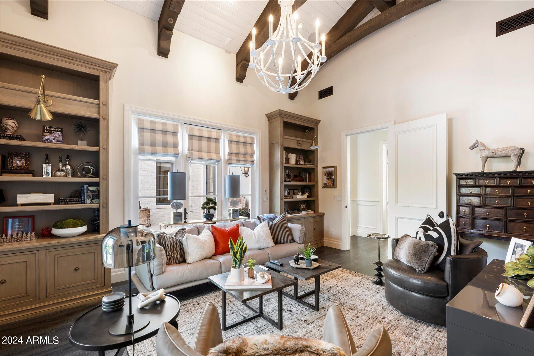 5739 E CACTUS WREN Road