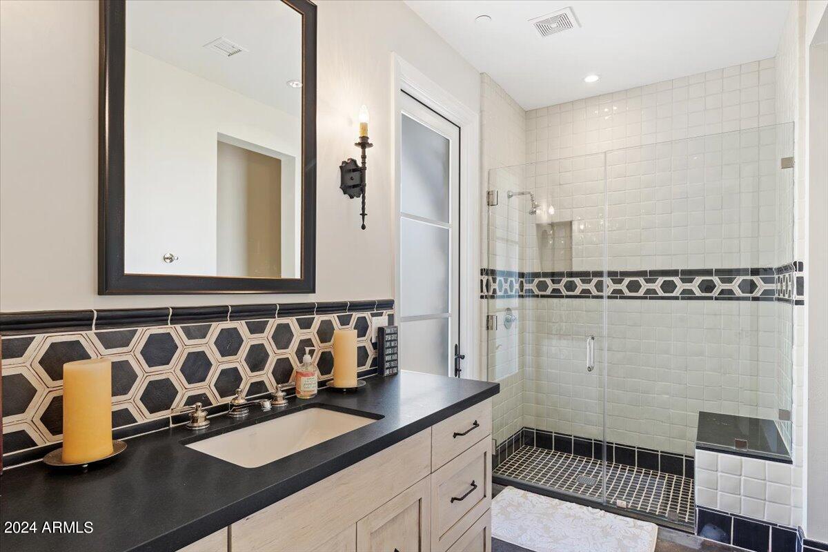 5739 E CACTUS WREN Road