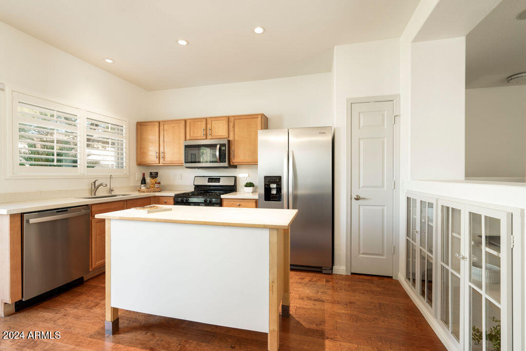 5028 E ROY ROGERS Road