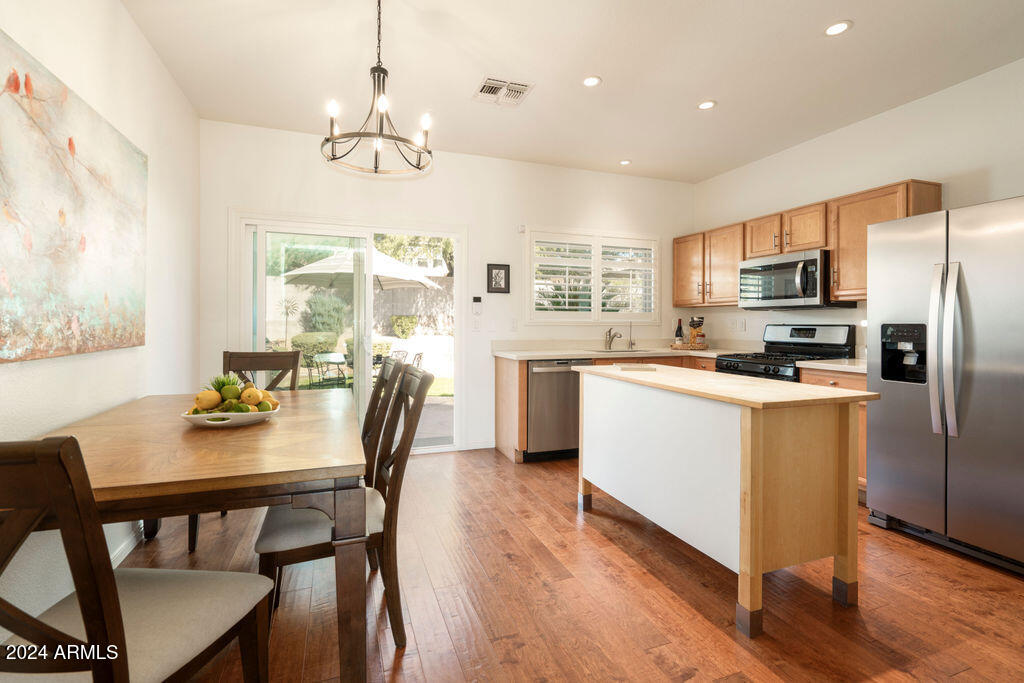 5028 E ROY ROGERS Road