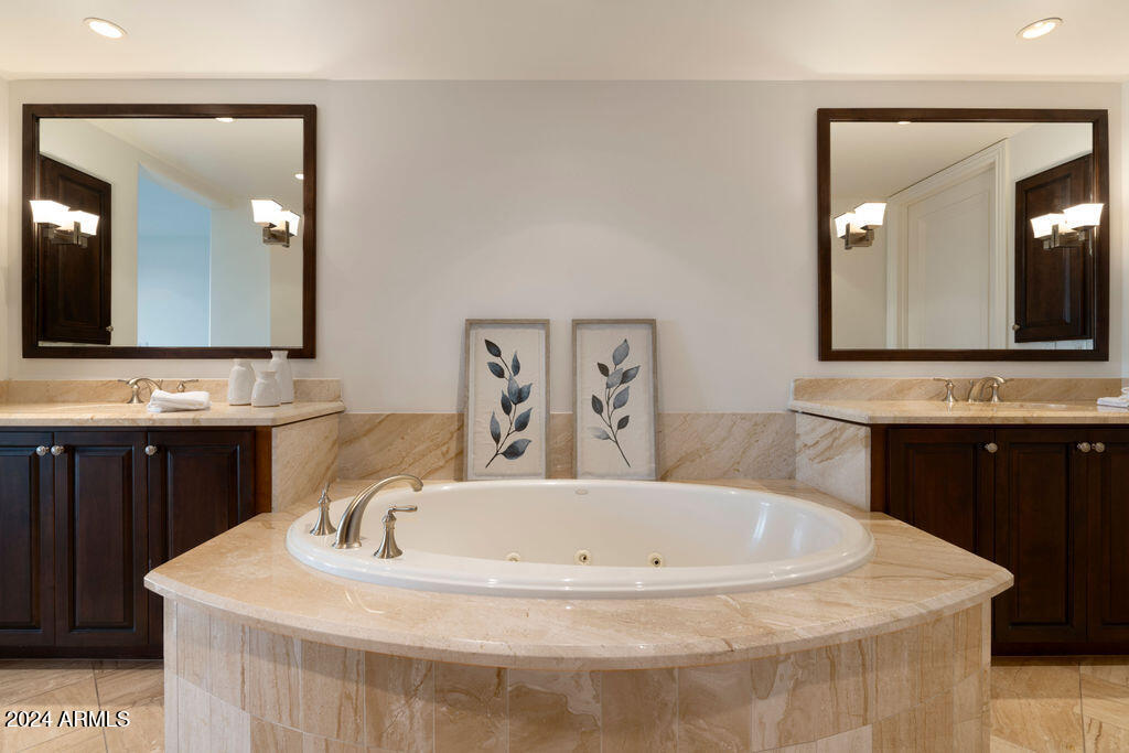 7181 E CAMELBACK Road, 1106