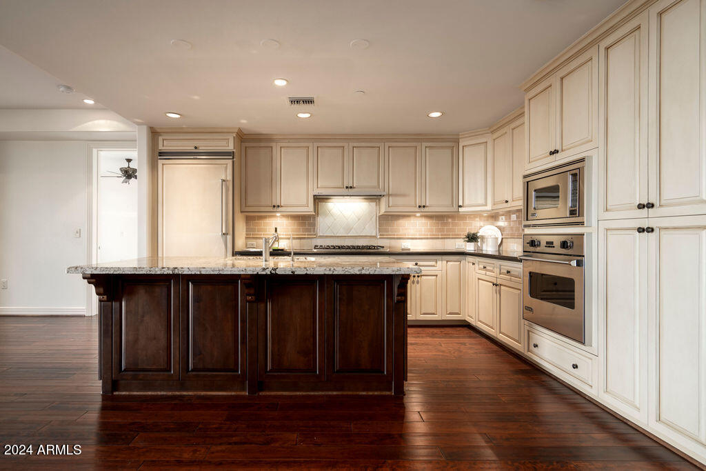 7181 E CAMELBACK Road, 1106