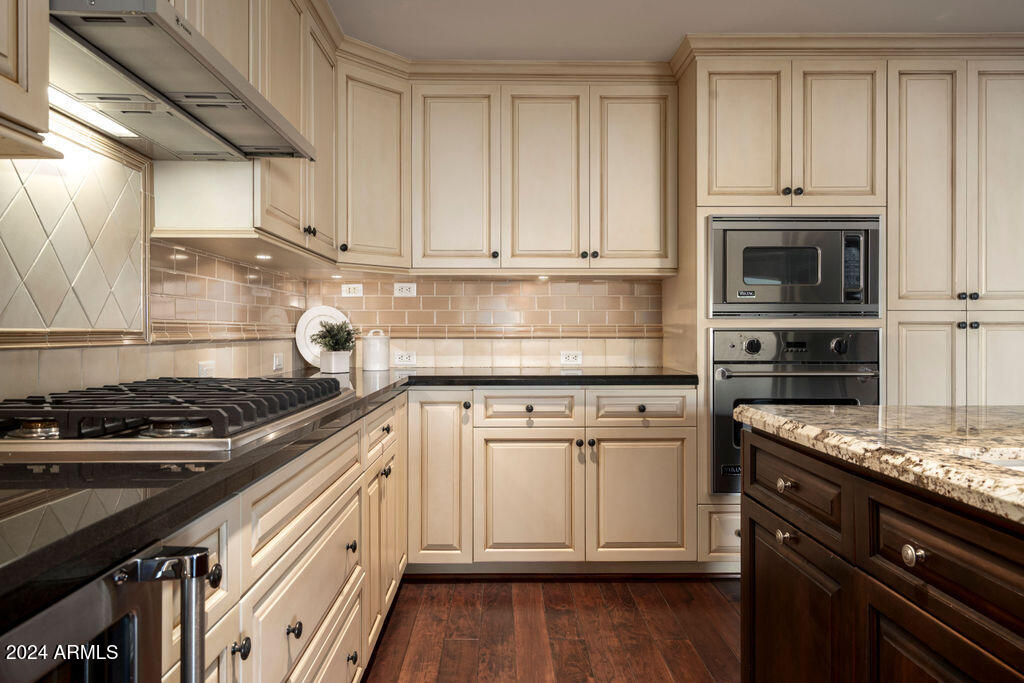 7181 E CAMELBACK Road, 1106