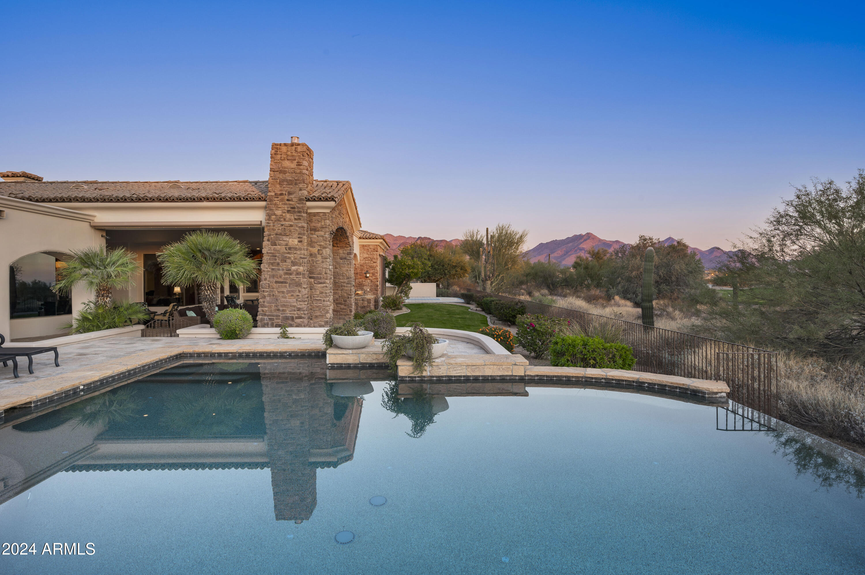 8567 E OVERLOOK Drive