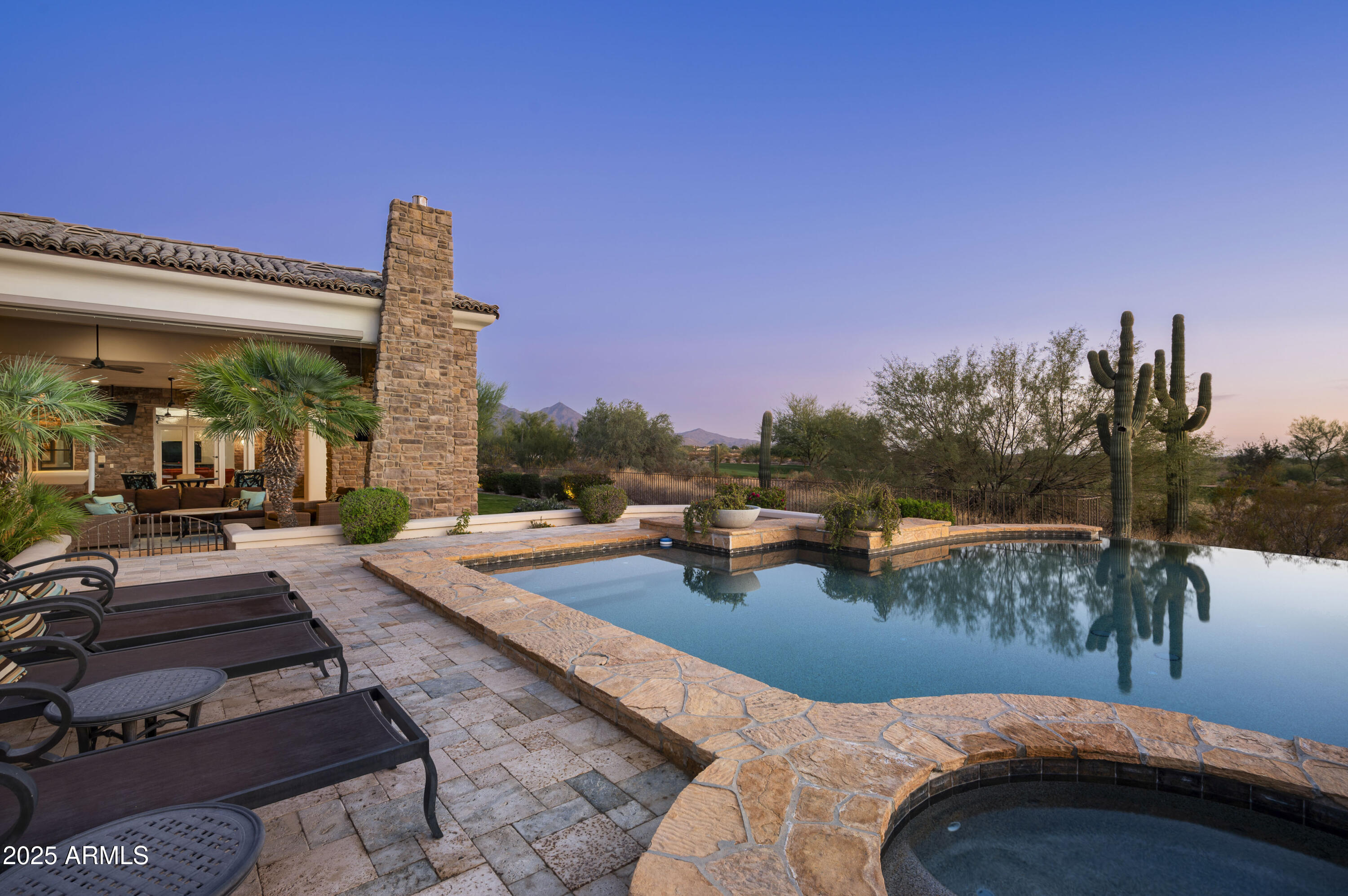 8567 E OVERLOOK Drive