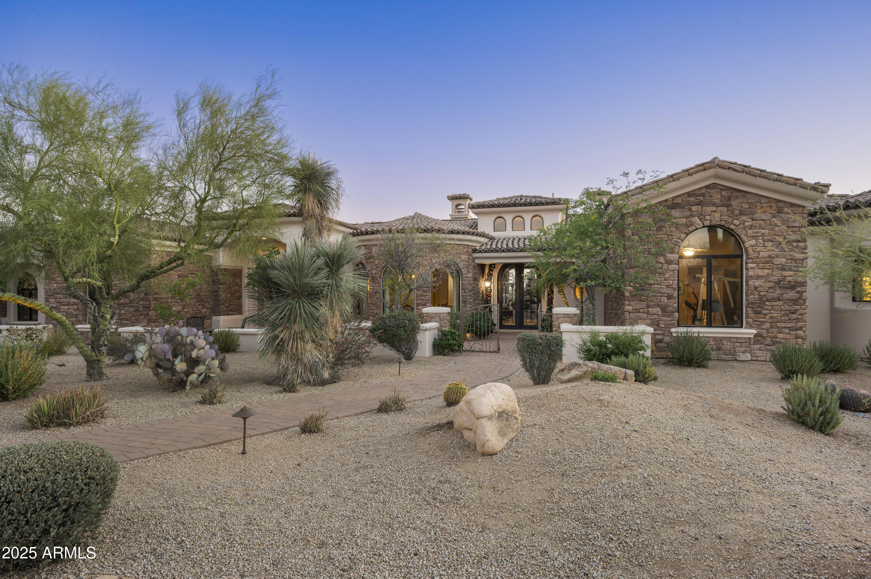 8567 E OVERLOOK Drive