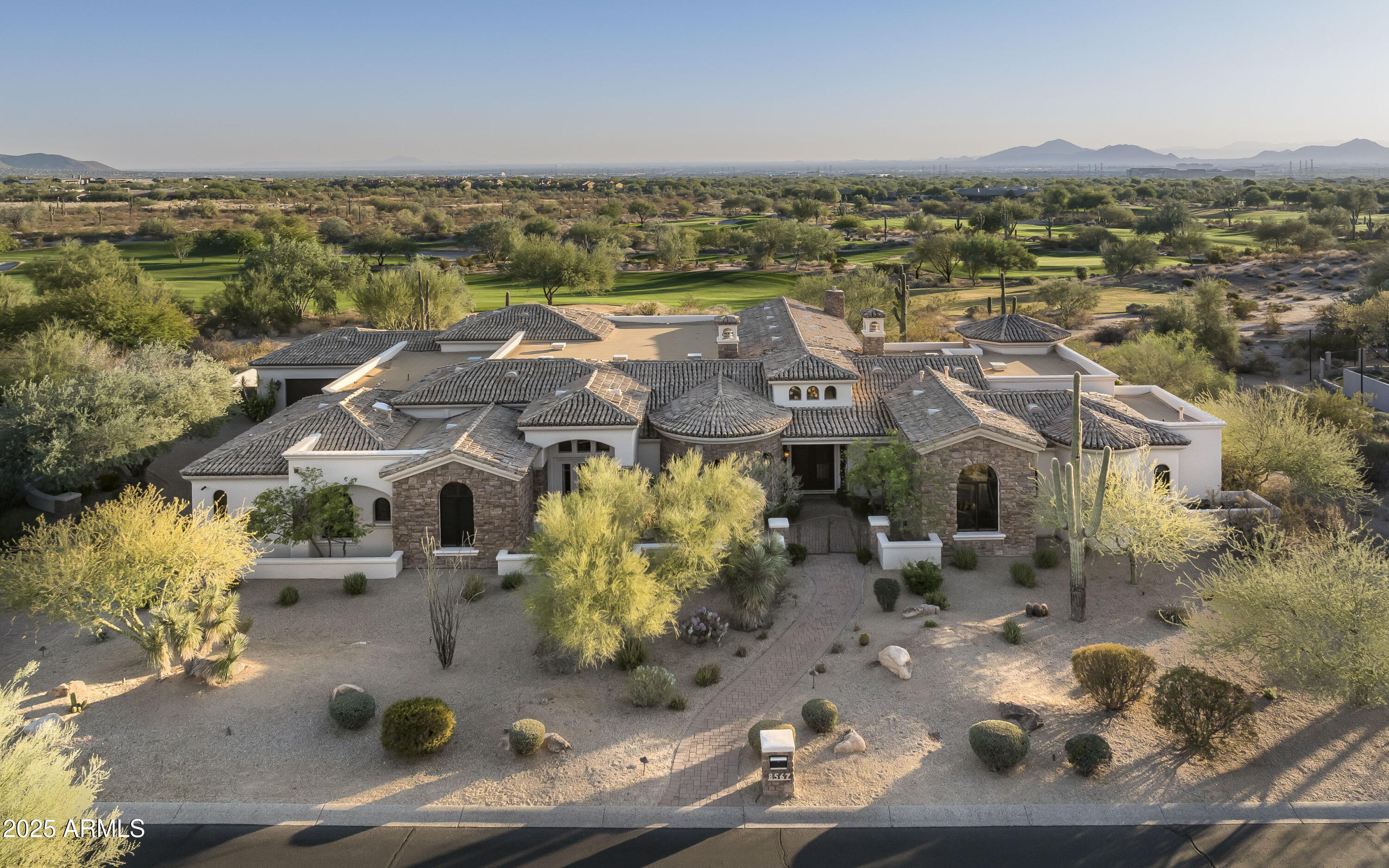 8567 E OVERLOOK Drive
