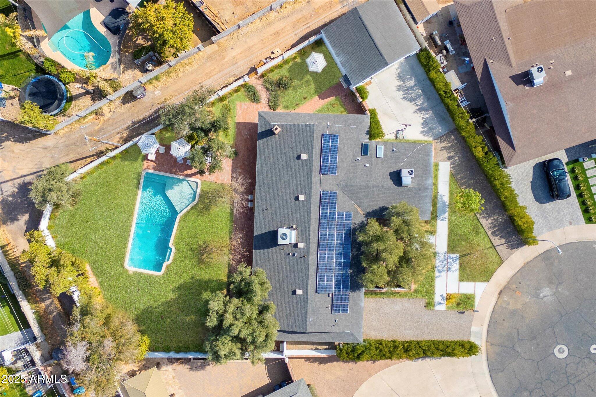 8521 N 15TH Drive