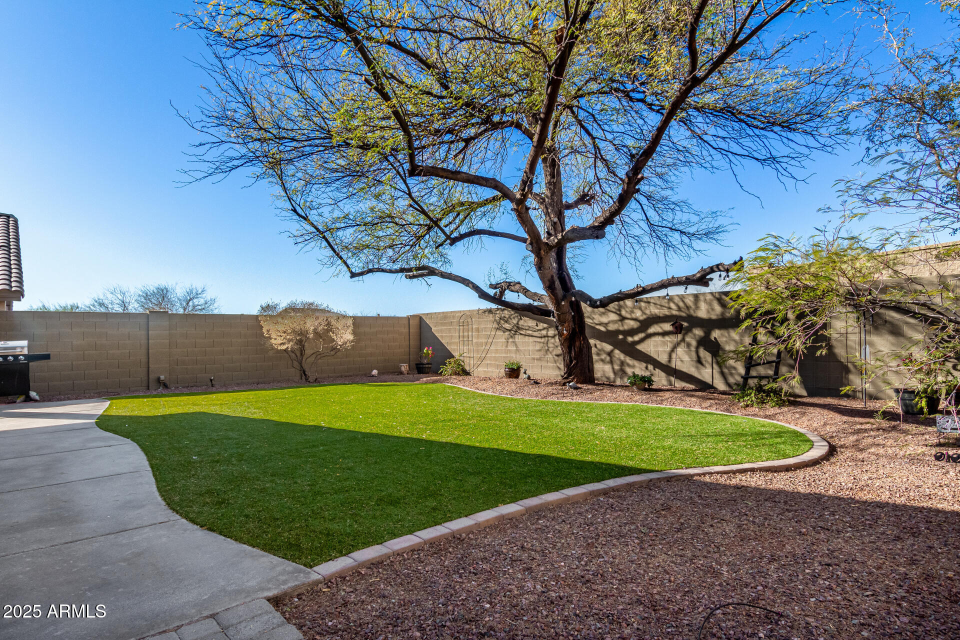 3754 W RUSHMORE Drive