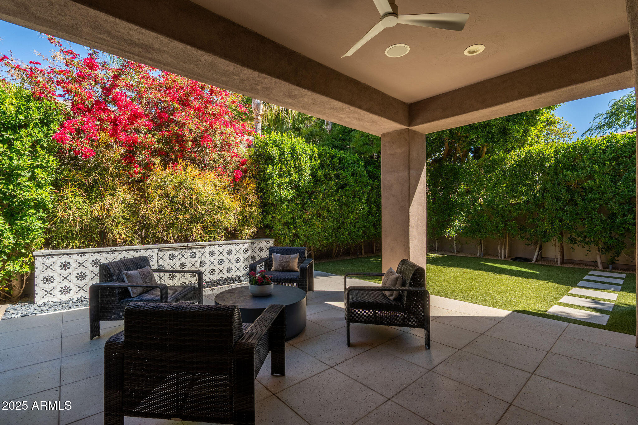 7356 E VAQUERO Drive