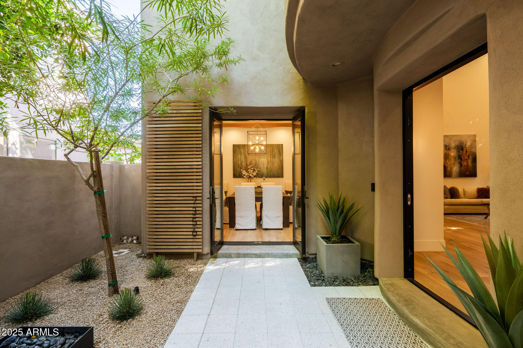 7356 E VAQUERO Drive