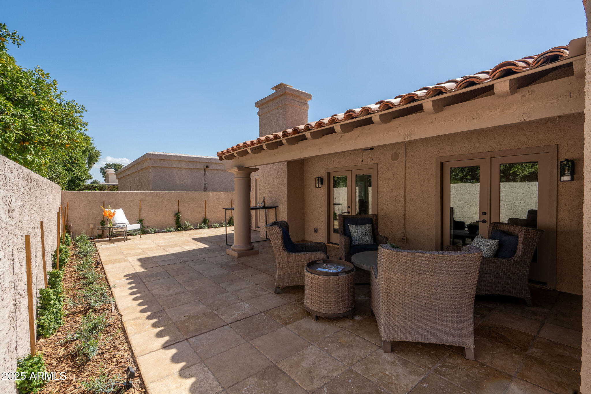 7220 E BUENA TERRA Way