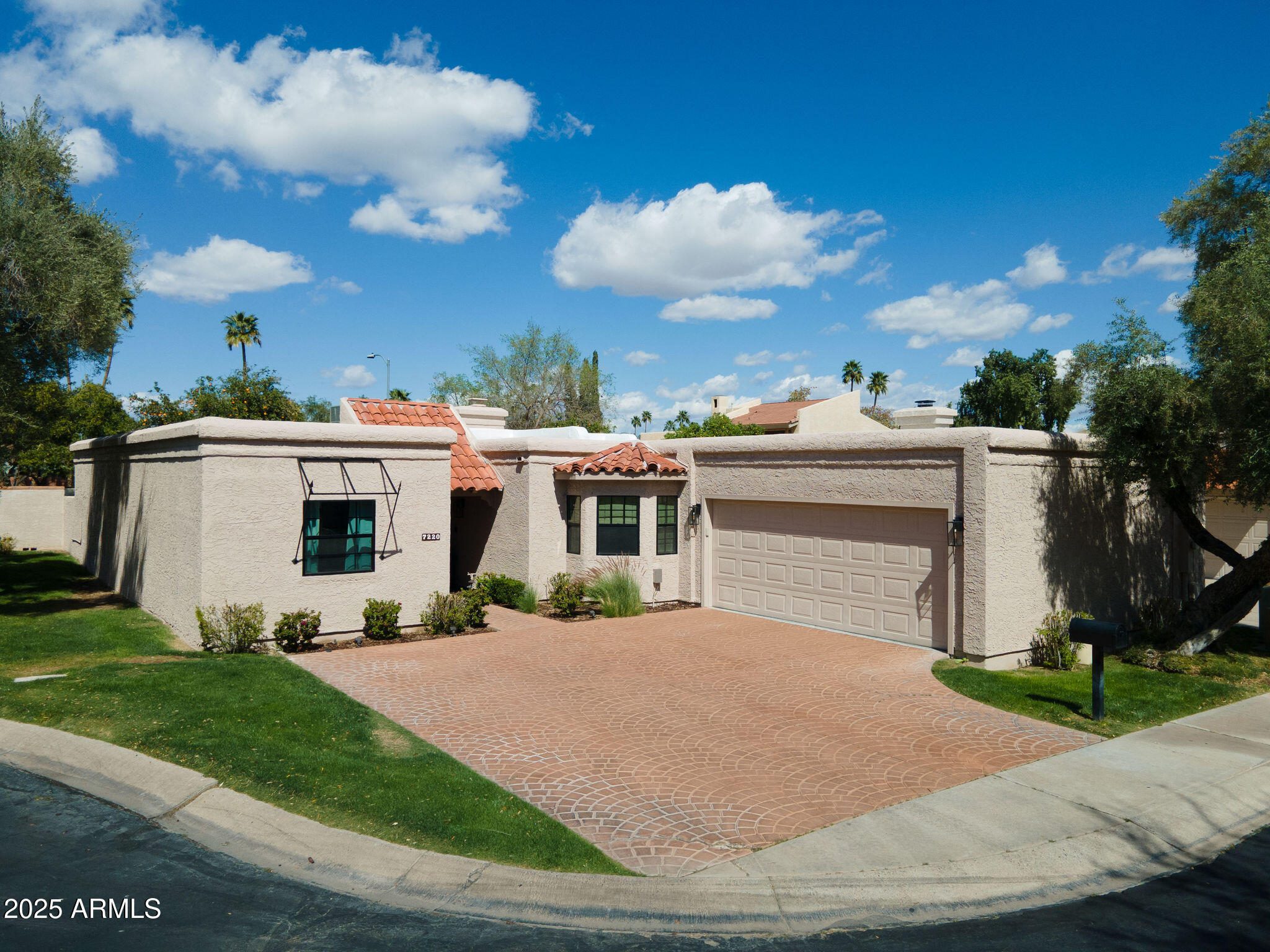7220 E BUENA TERRA Way