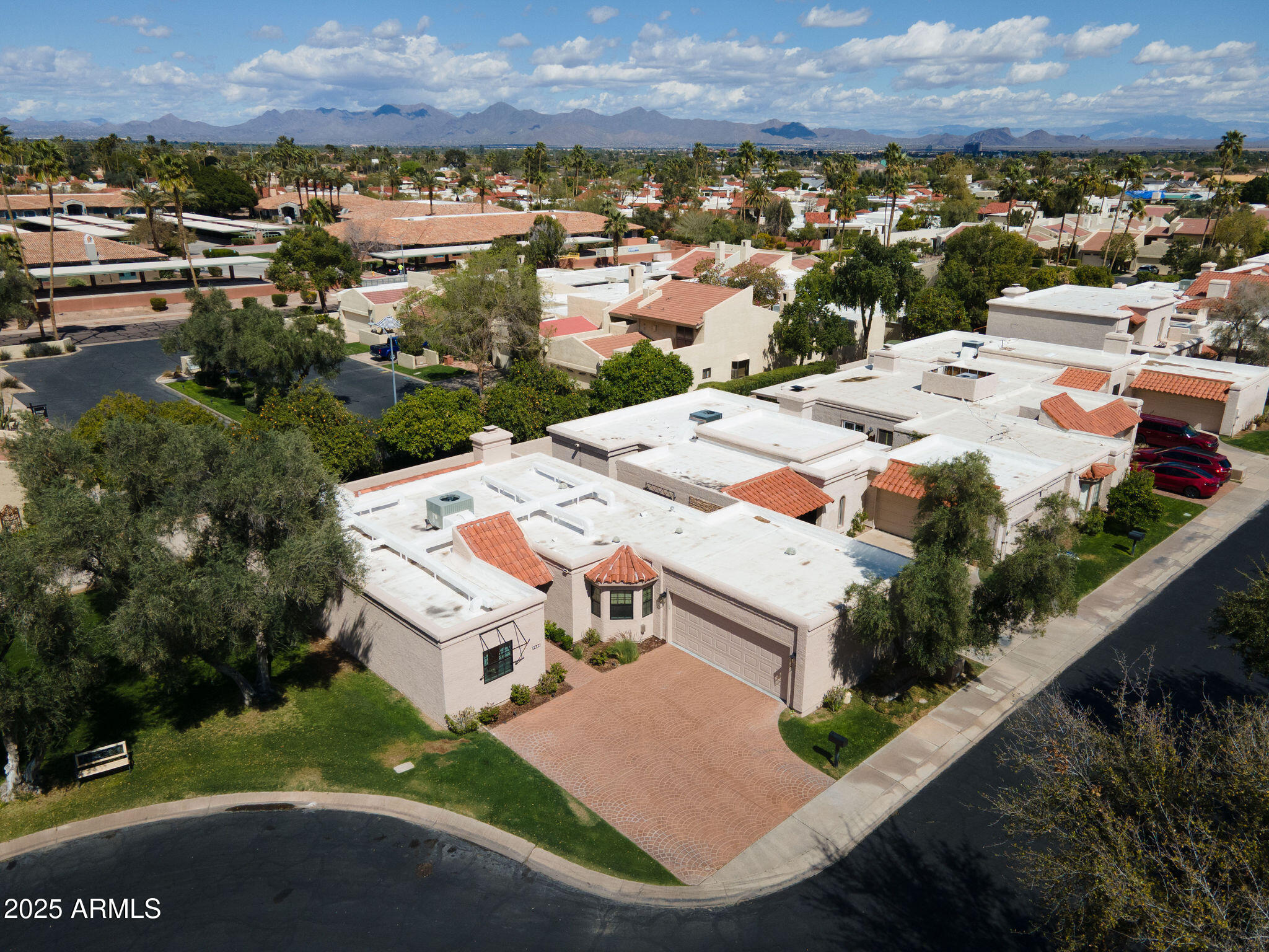 7220 E BUENA TERRA Way