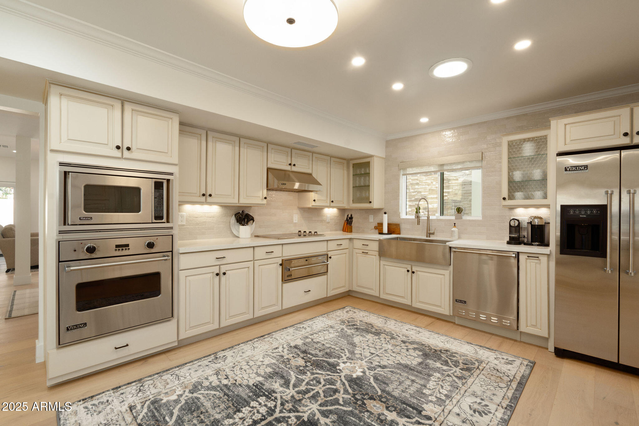 7220 E BUENA TERRA Way