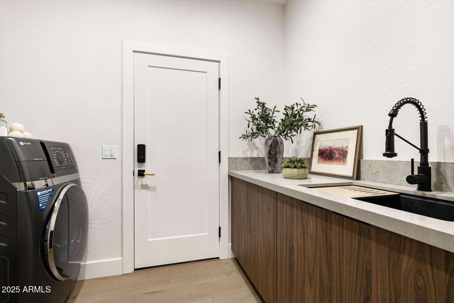 7670 E SIERRA VISTA Drive
