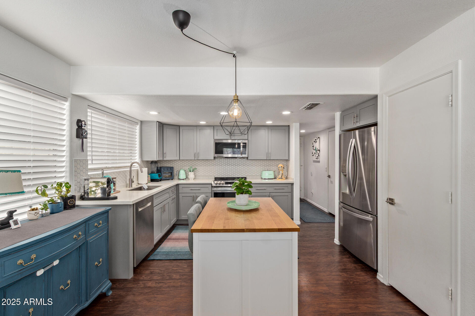 3222 E CORTEZ Street