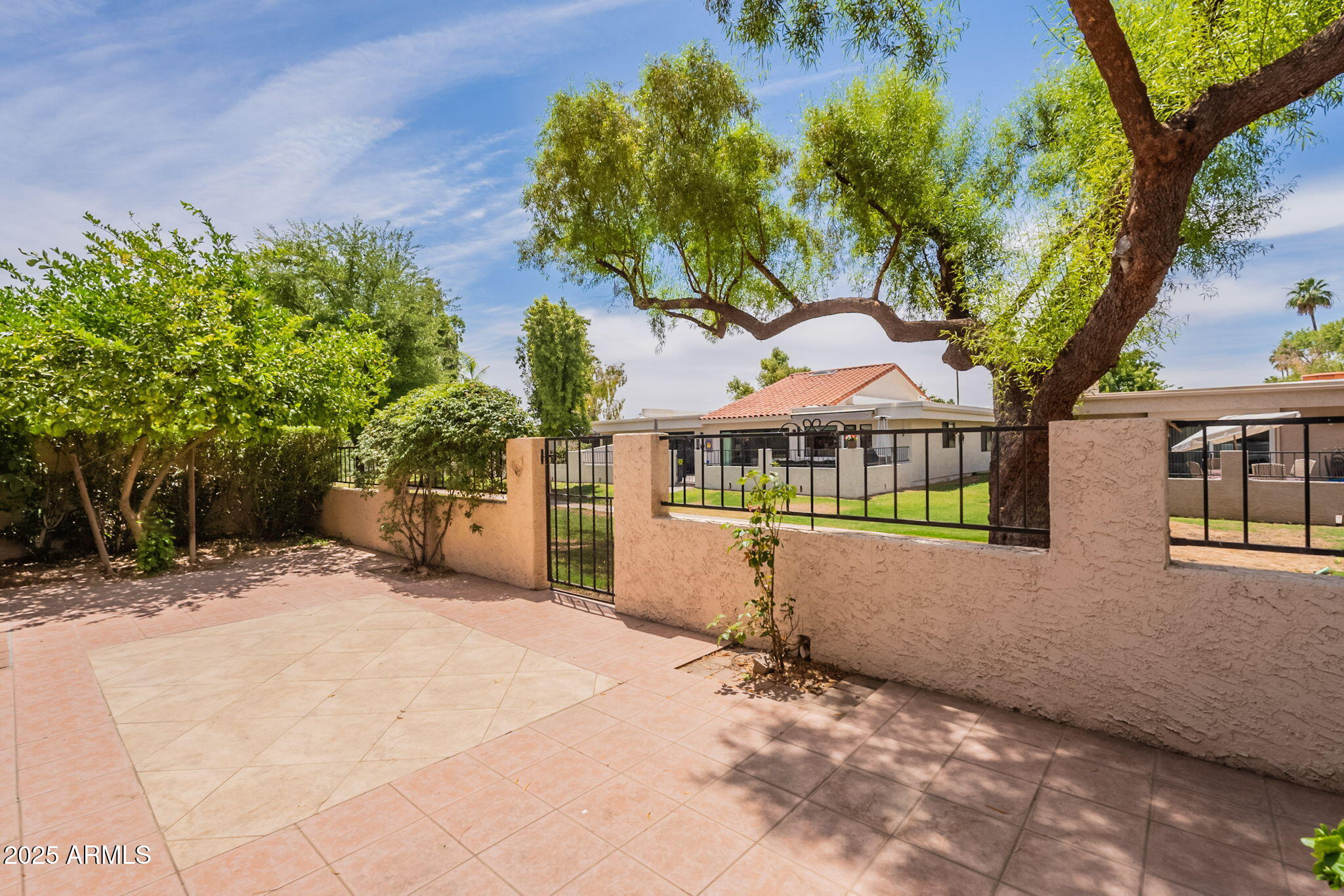 8171 E DEL CAVERNA Drive