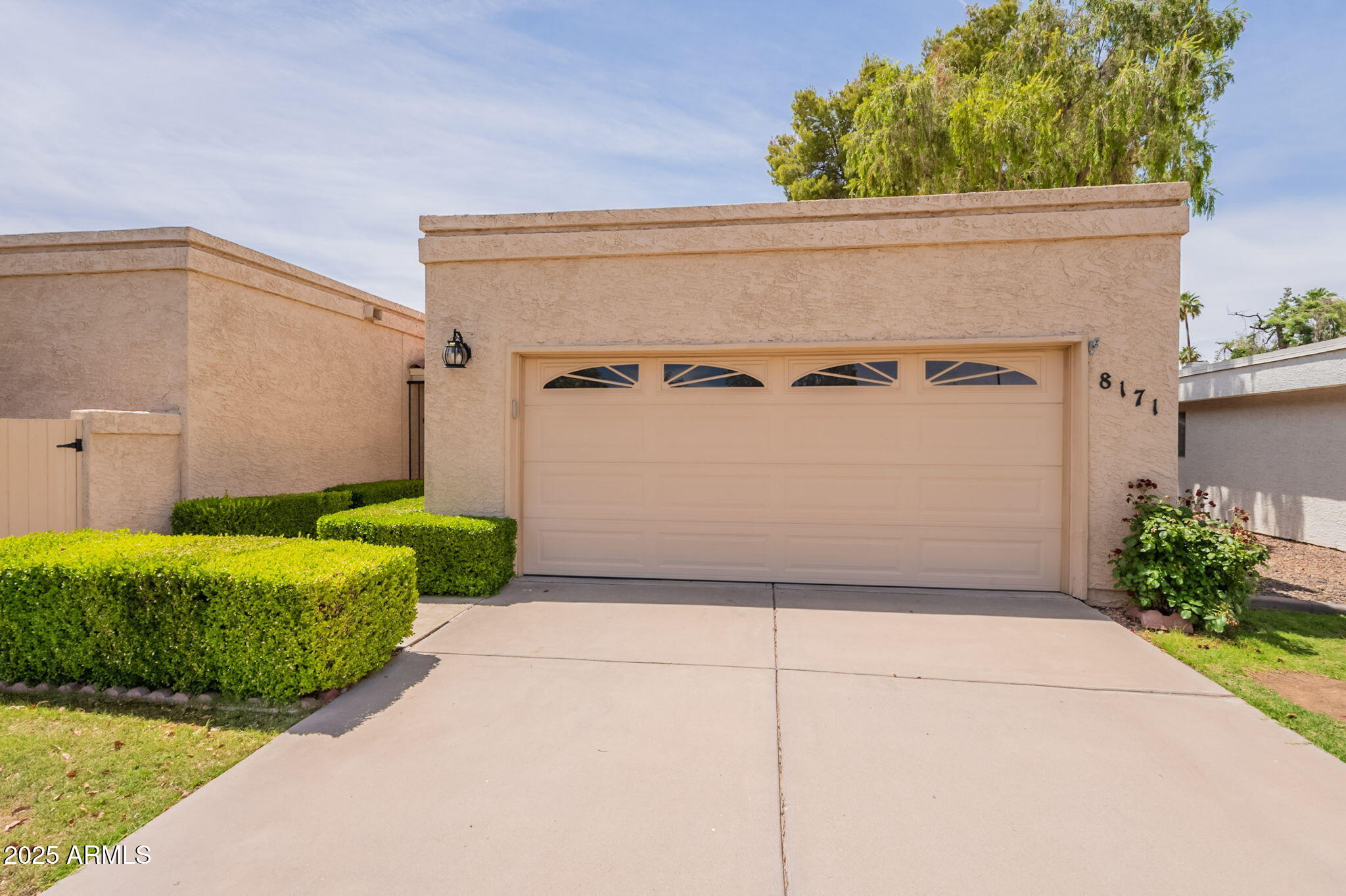 8171 E DEL CAVERNA Drive