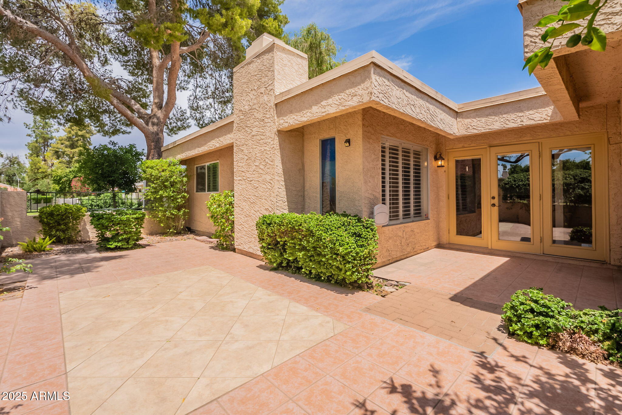 8171 E DEL CAVERNA Drive