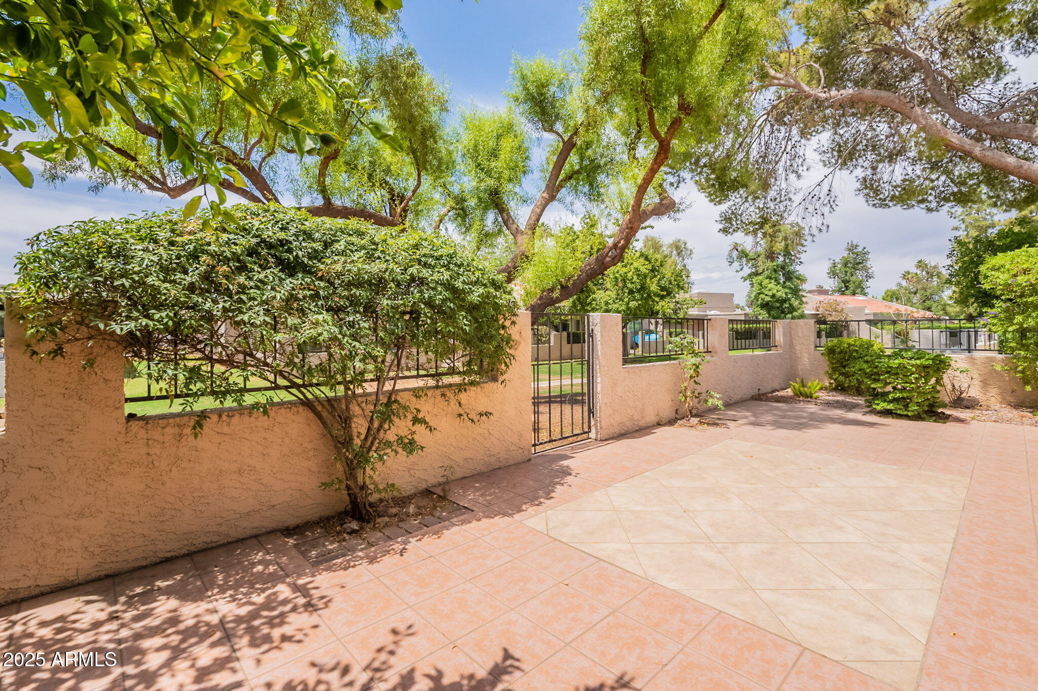 8171 E DEL CAVERNA Drive