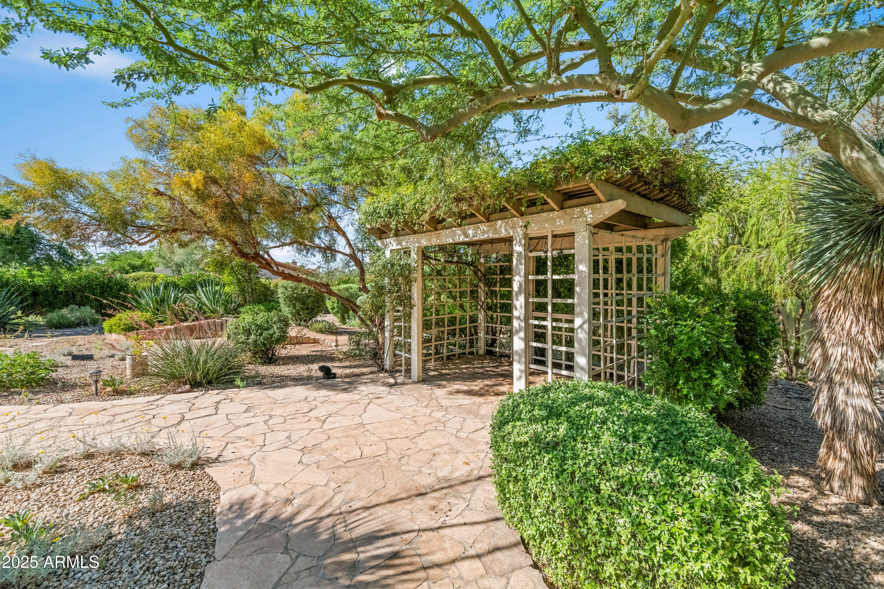 8613 E APPALOOSA Trail