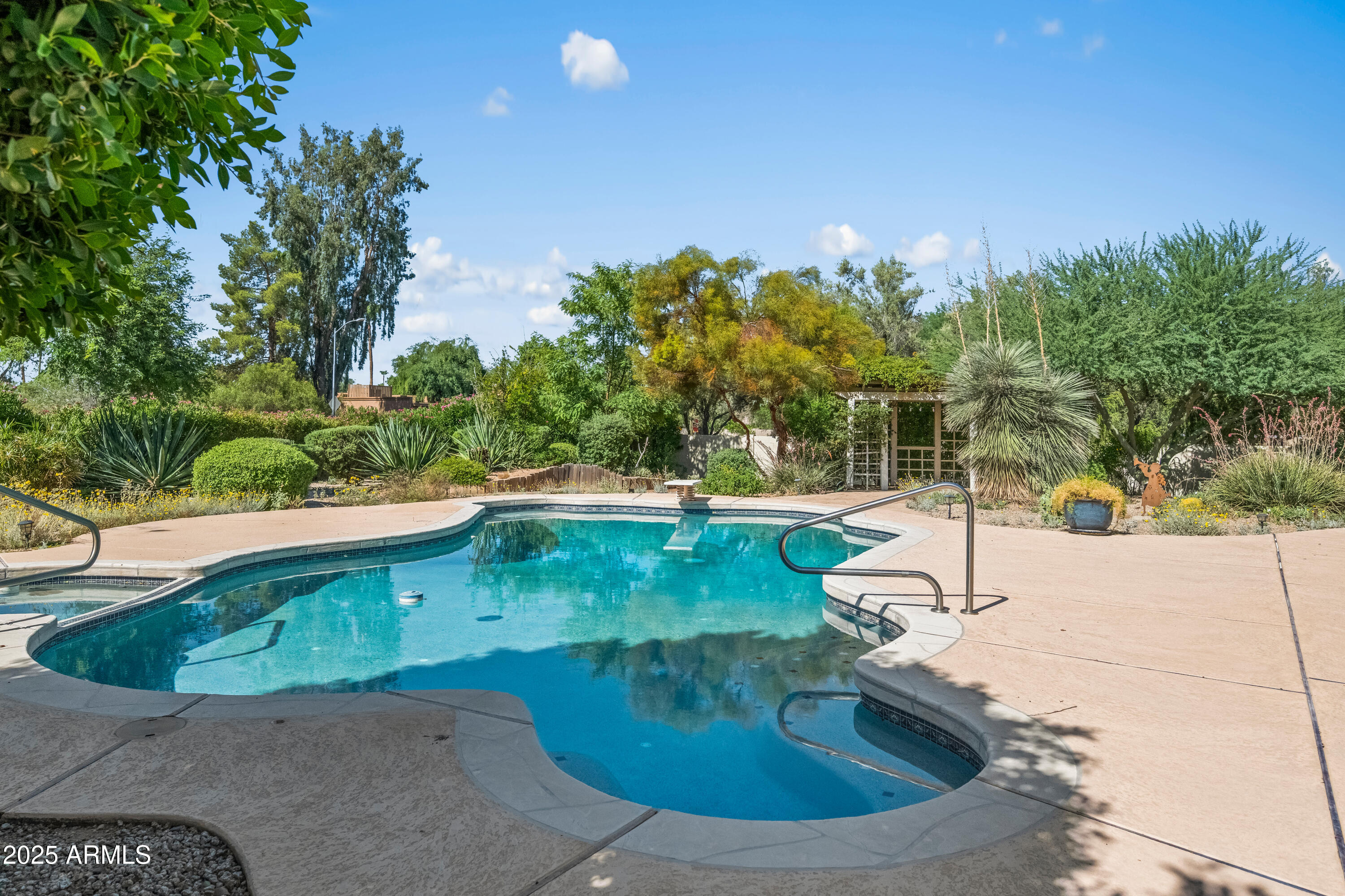 8613 E APPALOOSA Trail