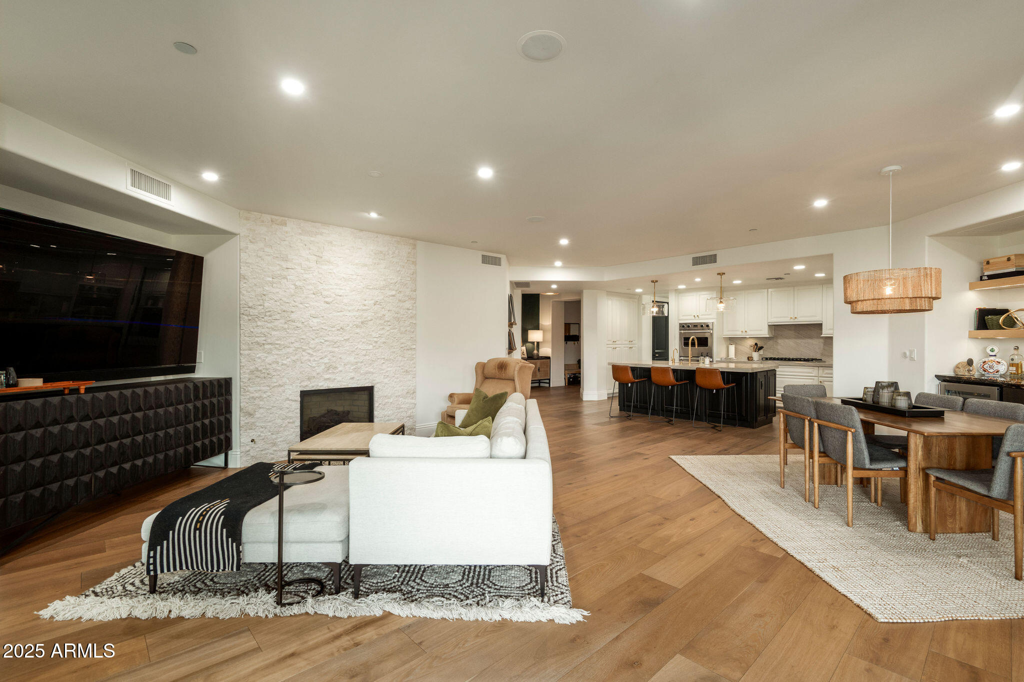 7175 E CAMELBACK Road, 401