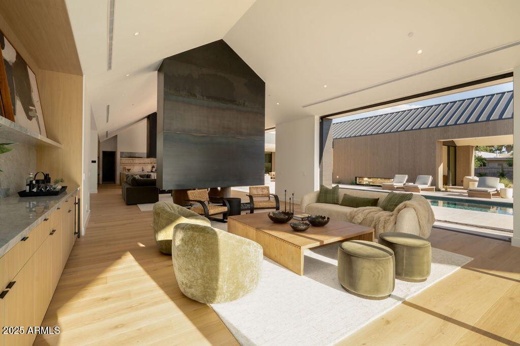 6209 N CASA BLANCA Drive