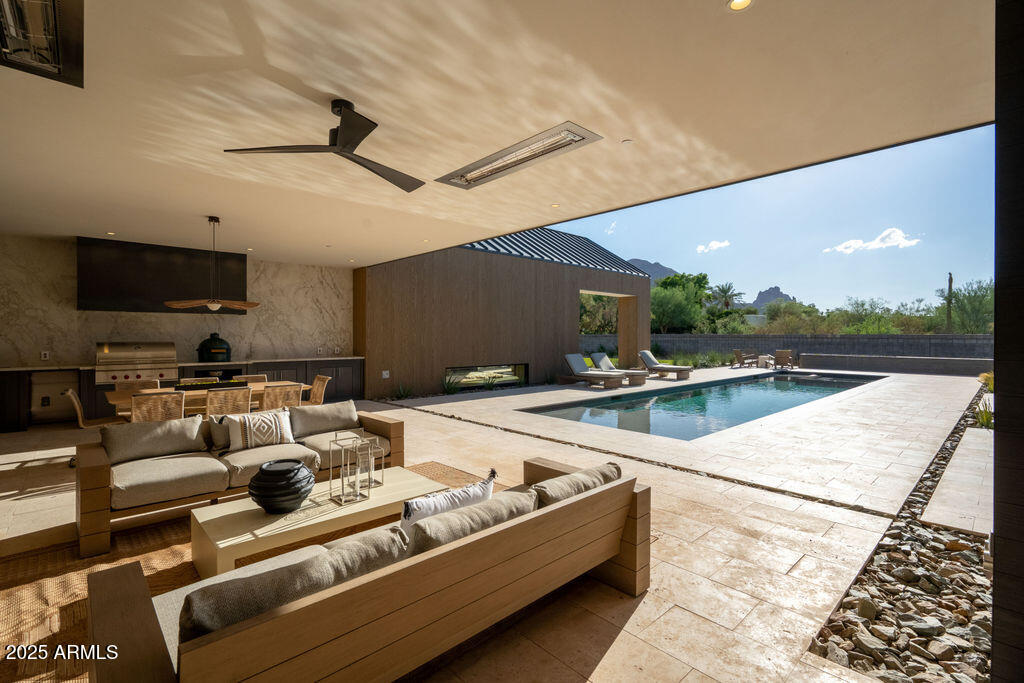 6209 N CASA BLANCA Drive