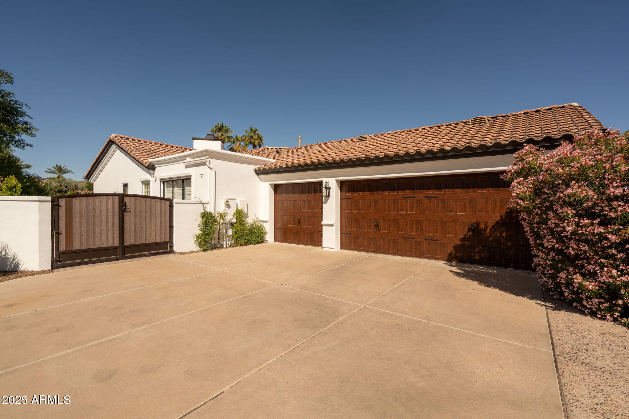 7115 E FOOTHILL Drive