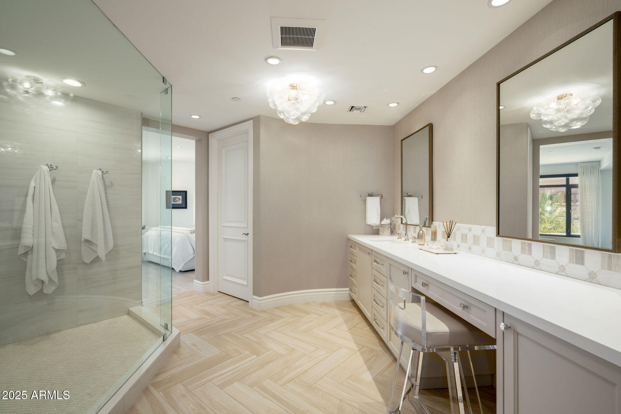 7175 E CAMELBACK Road, 301