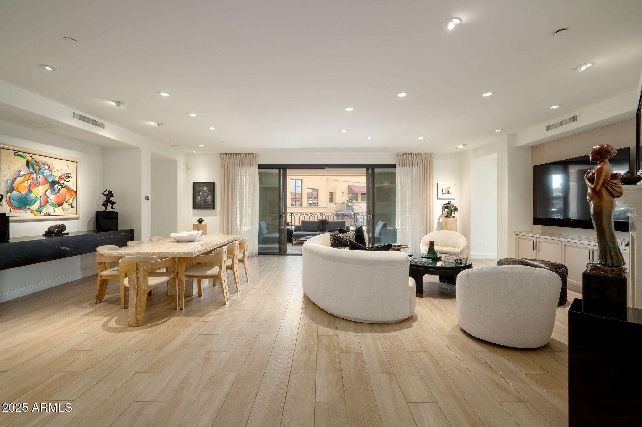 7175 E CAMELBACK Road, 301