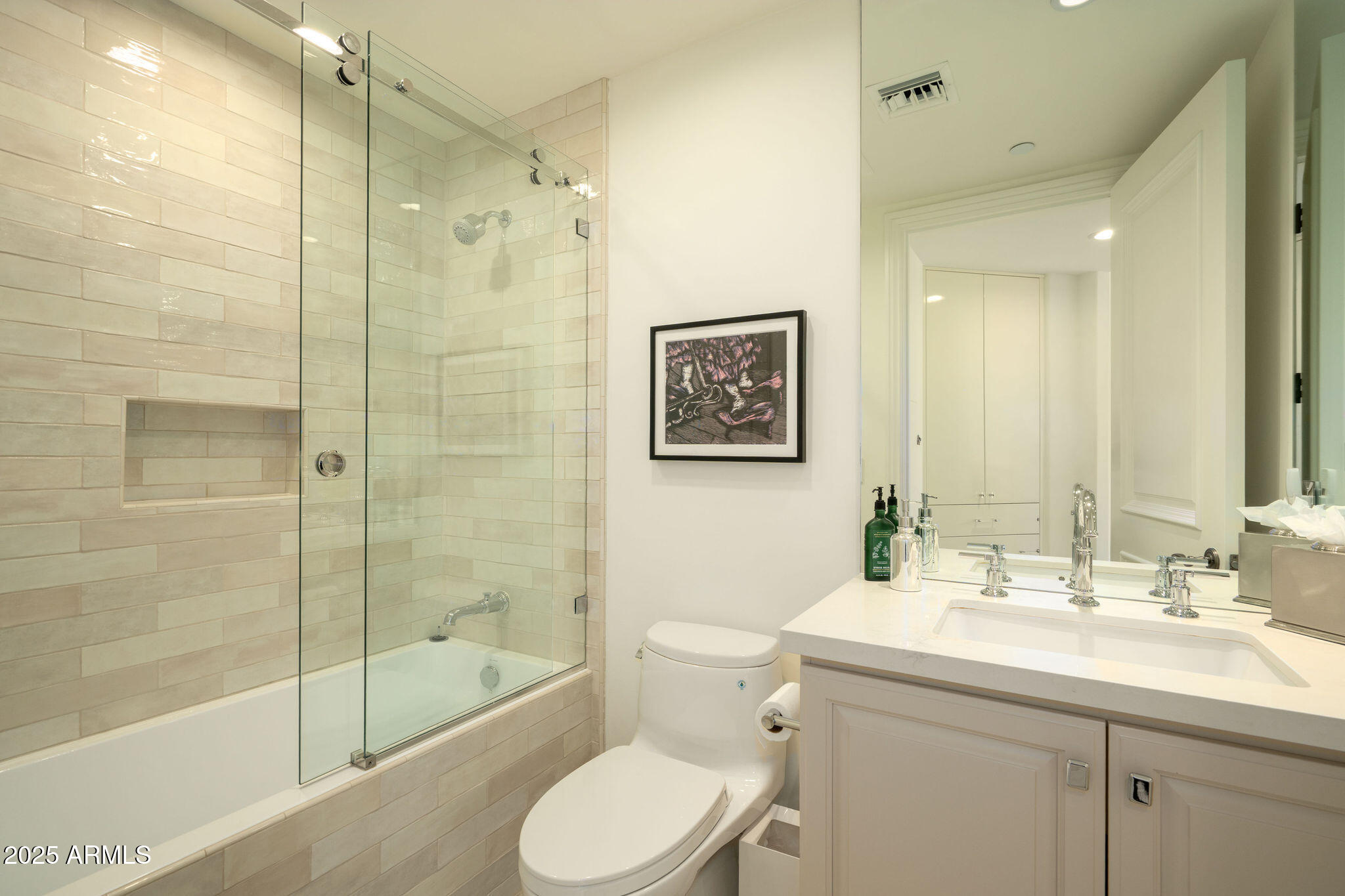 7175 E CAMELBACK Road, 301